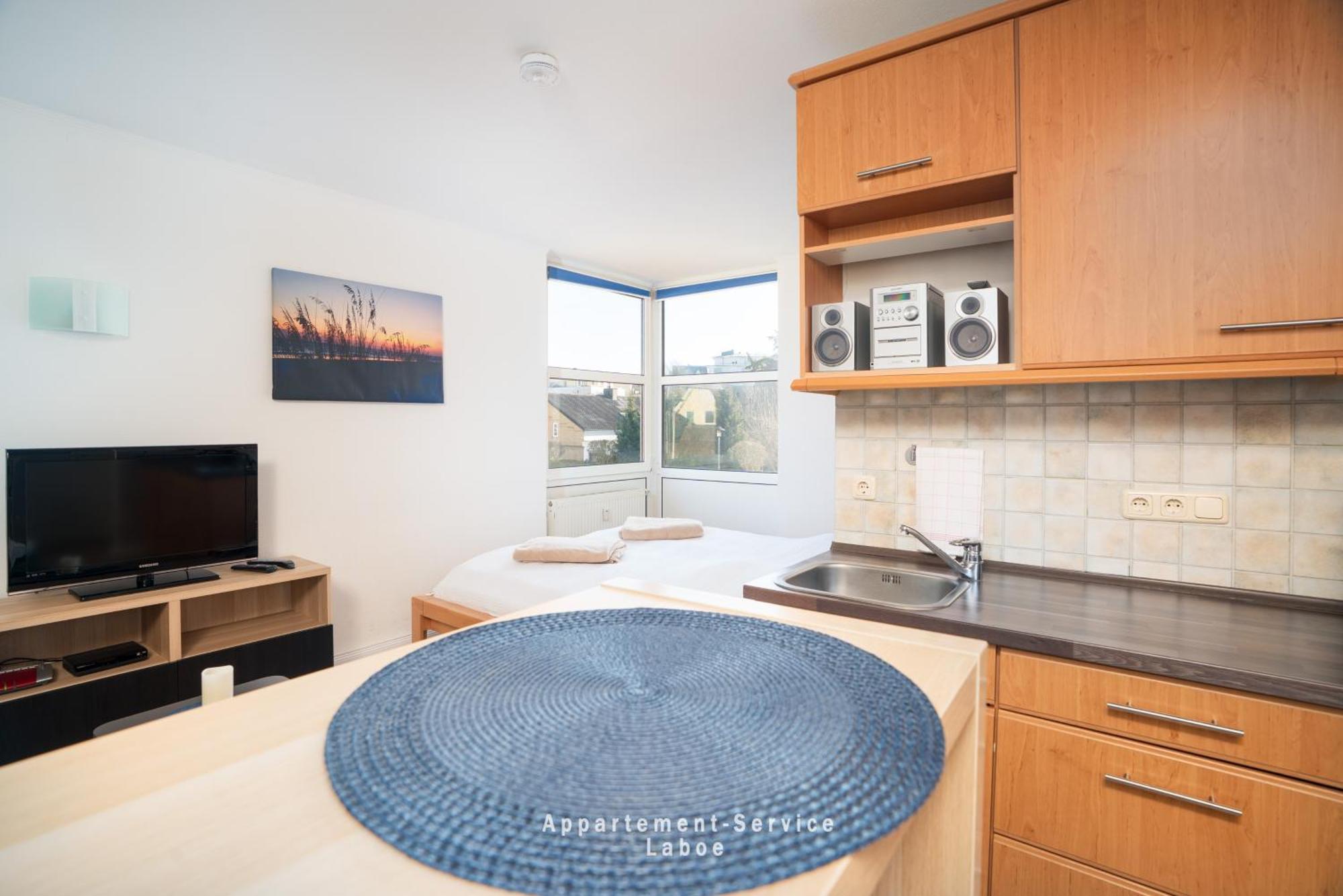 Ferienwohnung Hafenresidenz - Seitlicher Blick über Hafen und Kieler Förde Laboe Exterior foto